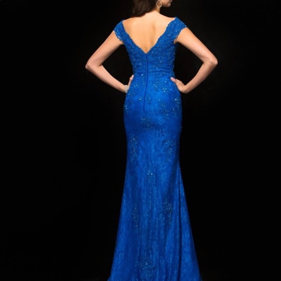 Dress - Picture 2 of 8